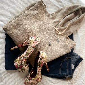 Women’s hooded cream sweater